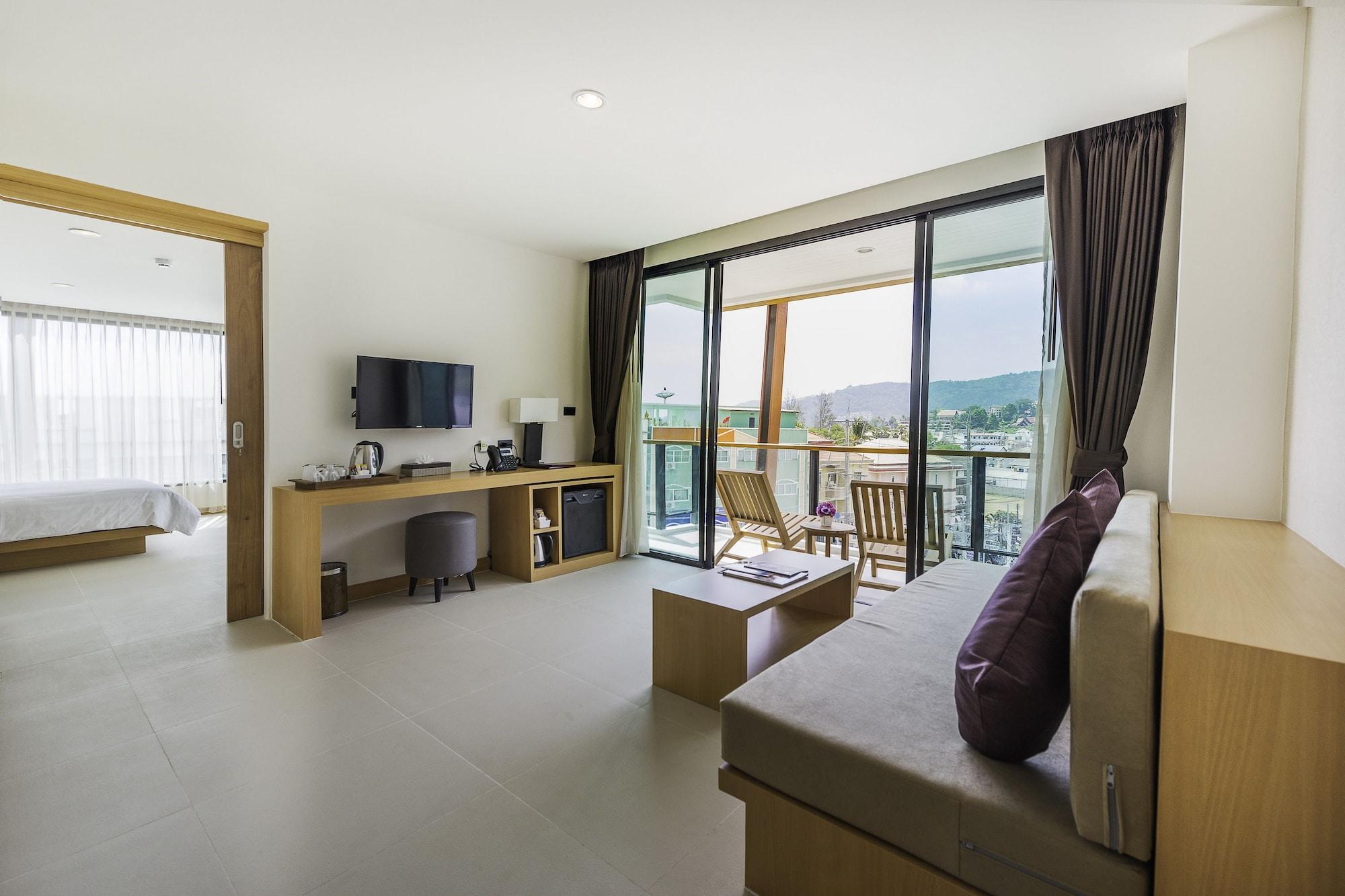 The Lunar Patong Phuket Екстериор снимка