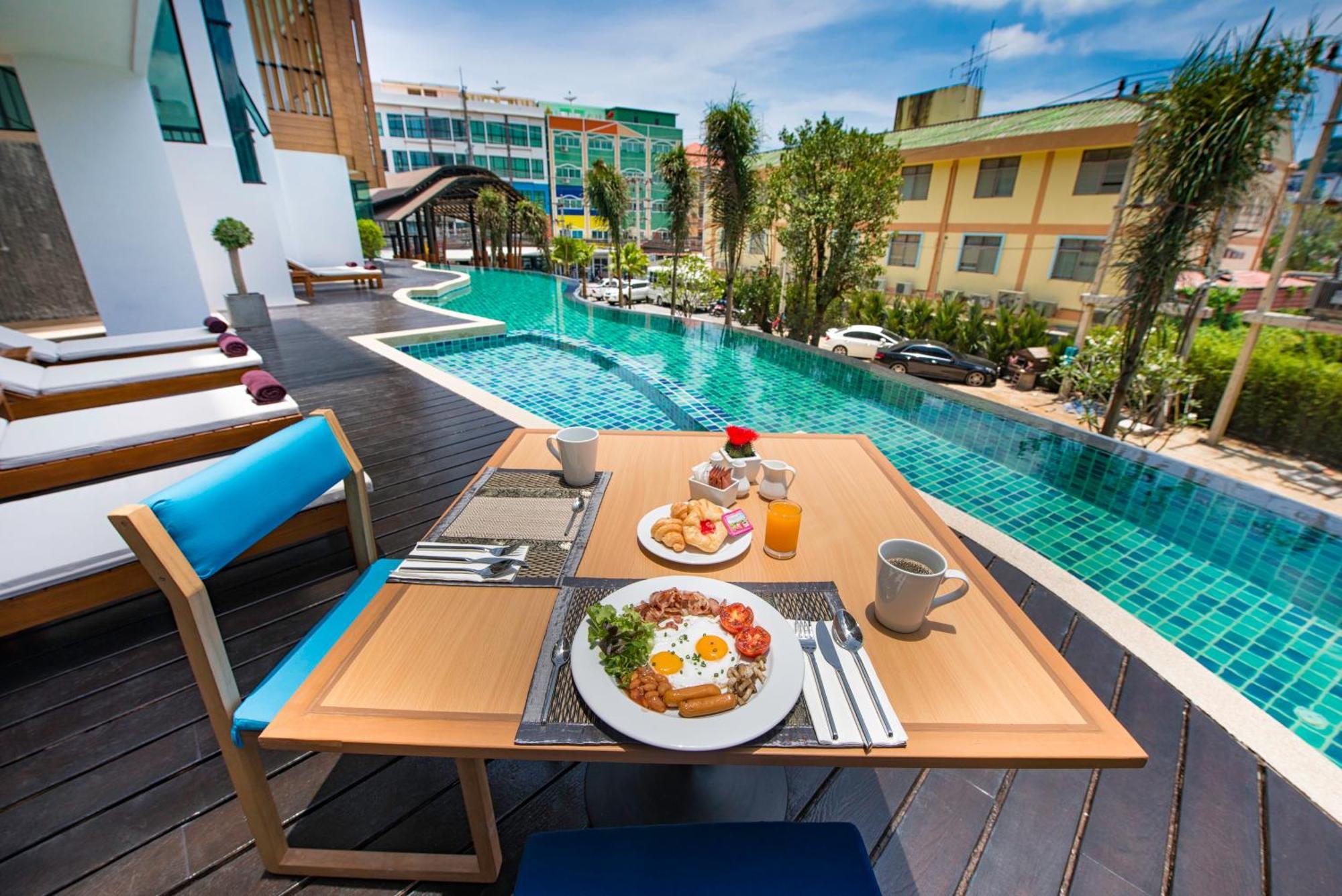 The Lunar Patong Phuket Екстериор снимка