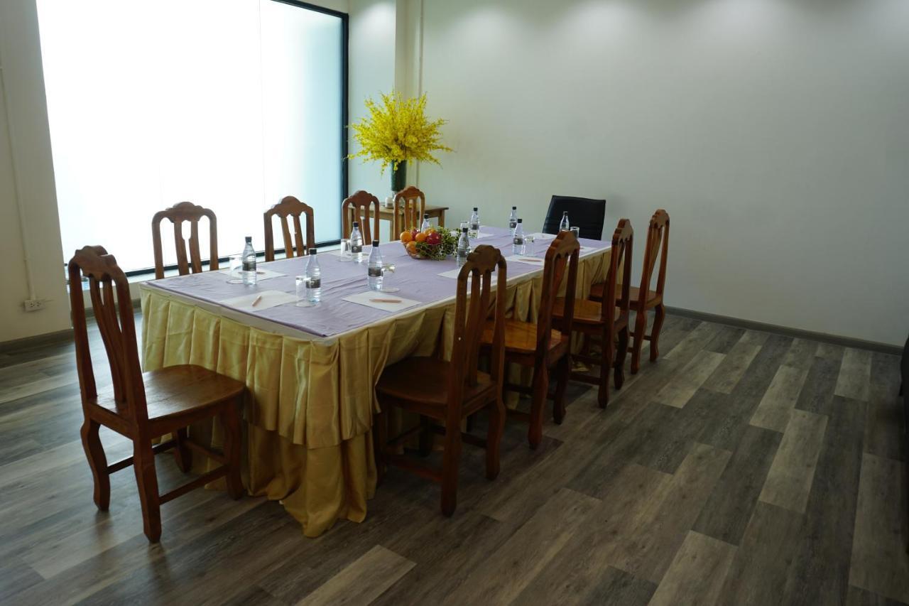 The Lunar Patong Phuket Екстериор снимка