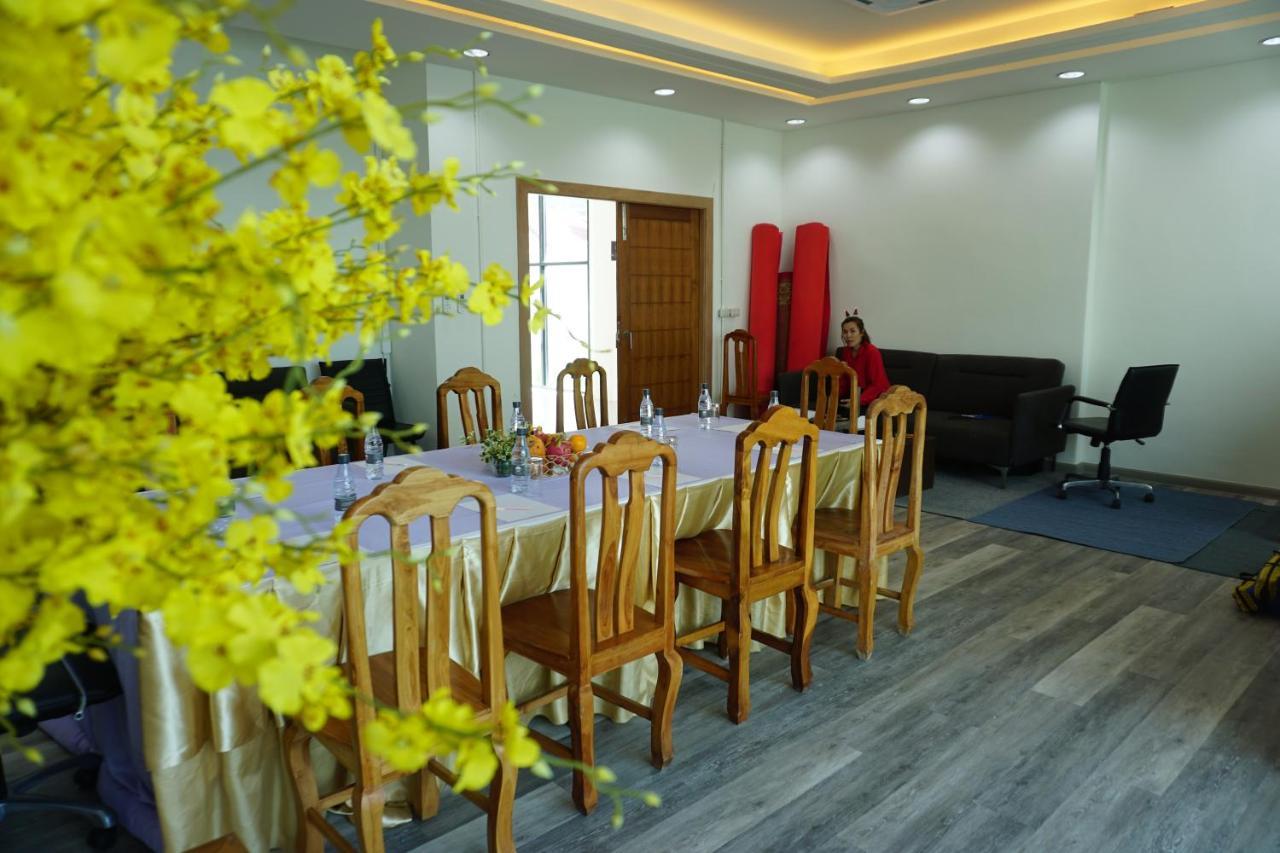 The Lunar Patong Phuket Екстериор снимка